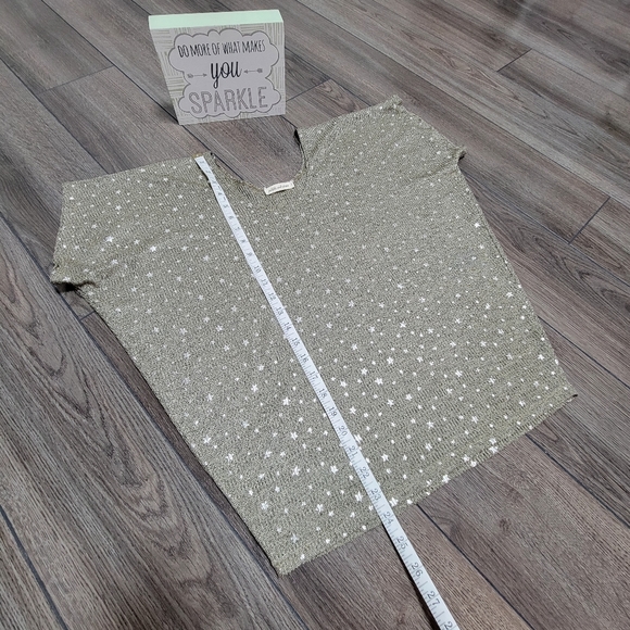 ✨️3 For $30✨️Pebble & Stone Sparkly Star Flowy Top (S) - Picture 9 of 9
